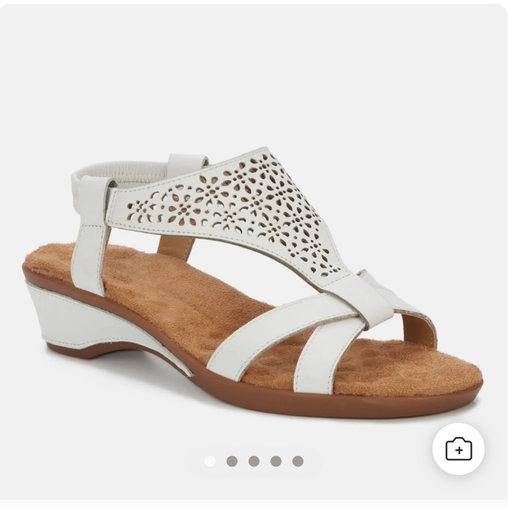 Ros Hommerson women’s White leather Kitsy Perforated wedge Sandals NWT BOX 11